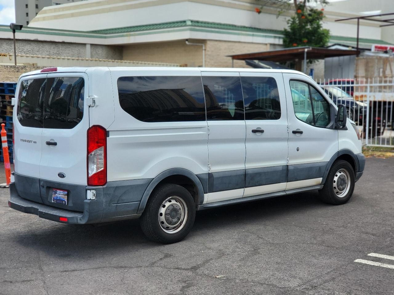 Ford Transit Passenger Wagon T-150 130" Low Roof XLT Swing-Out RH Dr 2018
