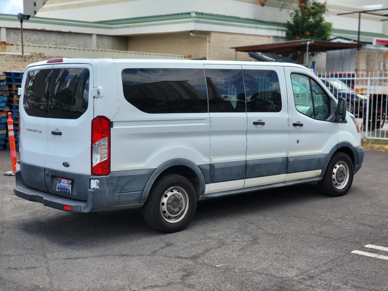 Ford Transit Passenger Wagon T-150 130" Low Roof XLT Swing-Out RH Dr 2018