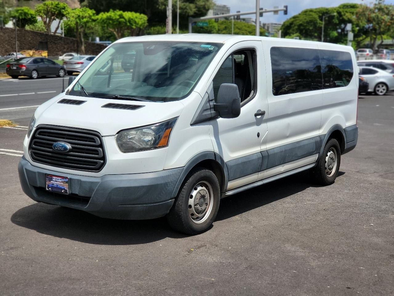 Ford Transit Passenger Wagon T-150 130" Low Roof XLT Swing-Out RH Dr 2018