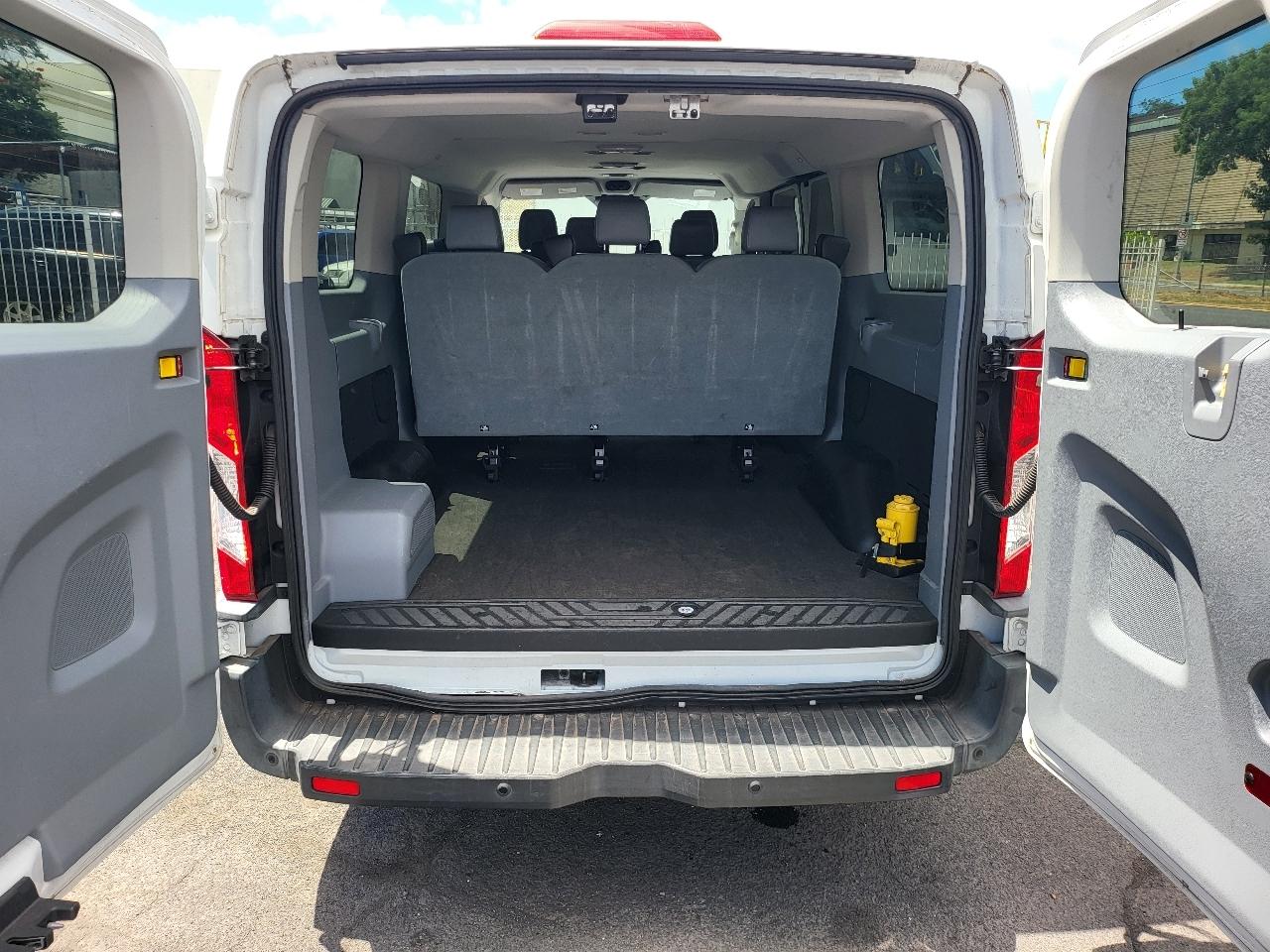 Ford Transit Passenger Wagon T-150 130" Low Roof XLT Swing-Out RH Dr 2018