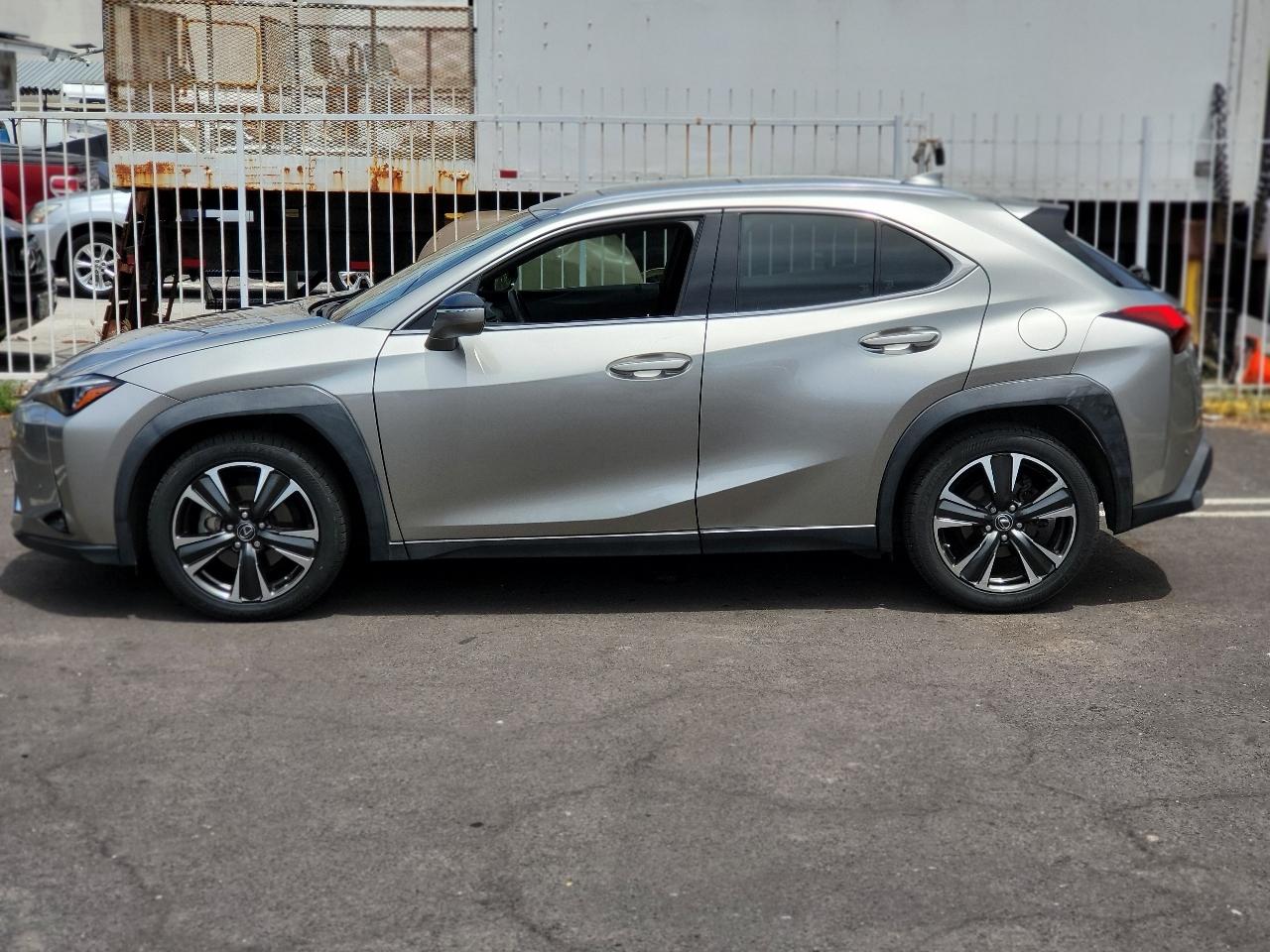 Lexus UX UX 200 FWD 2019