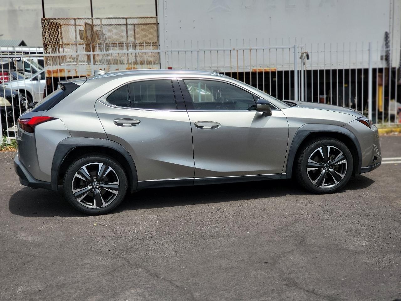 Lexus UX UX 200 FWD 2019
