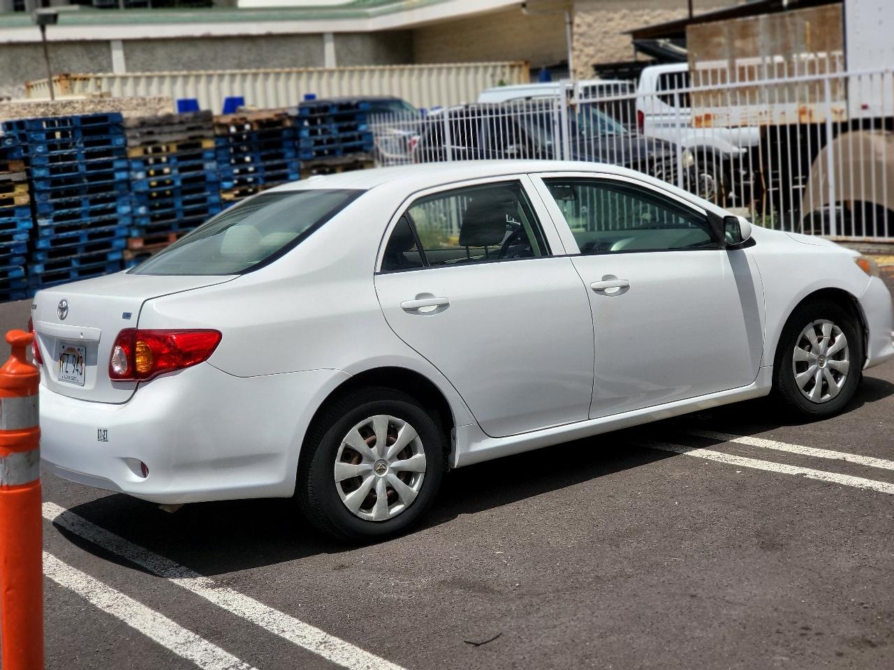 Toyota Corolla 4dr Sdn Man (Natl) 2010