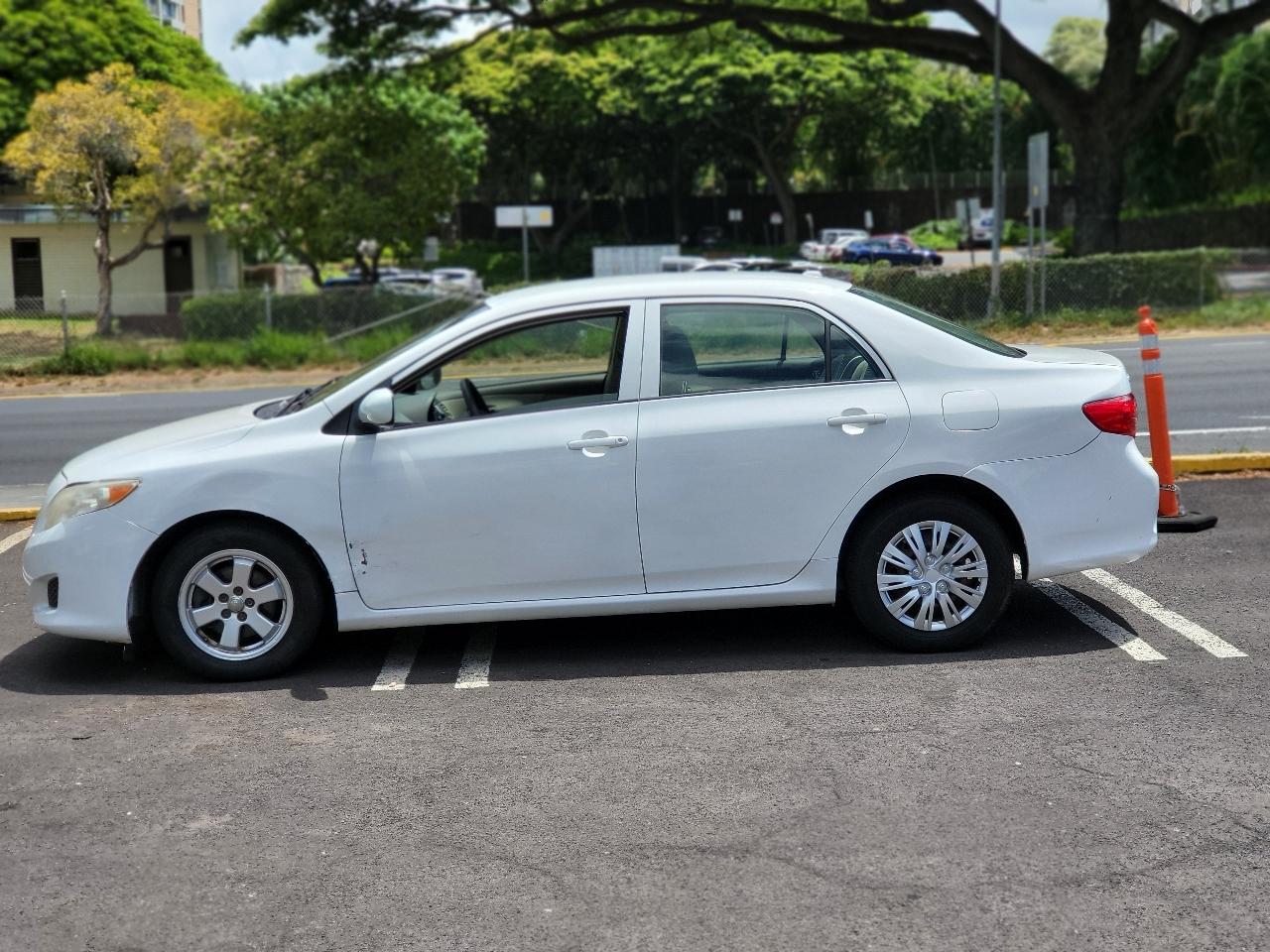 Toyota Corolla 4dr Sdn Man (Natl) 2010