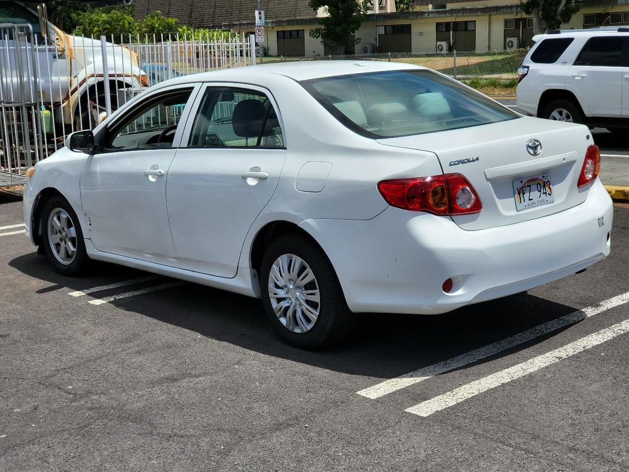 Toyota Corolla 4dr Sdn Man (Natl) 2010