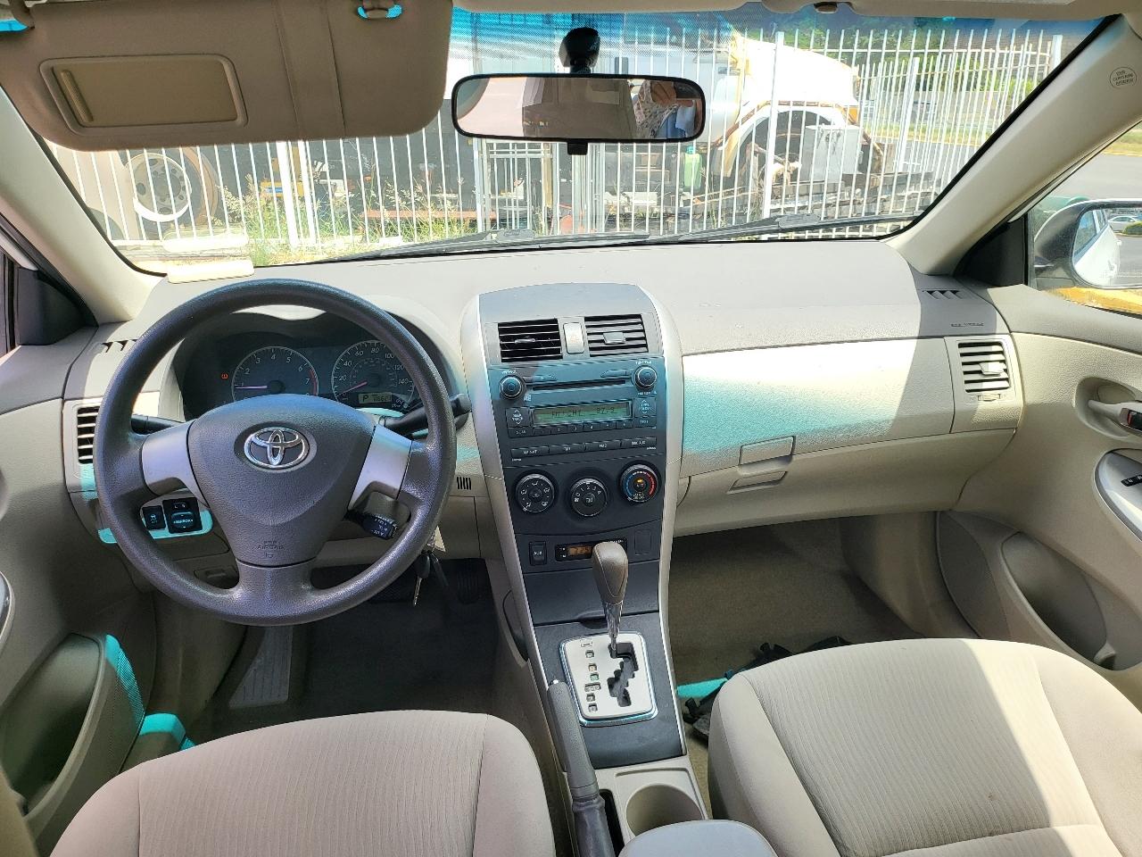 Toyota Corolla 4dr Sdn Man (Natl) 2010