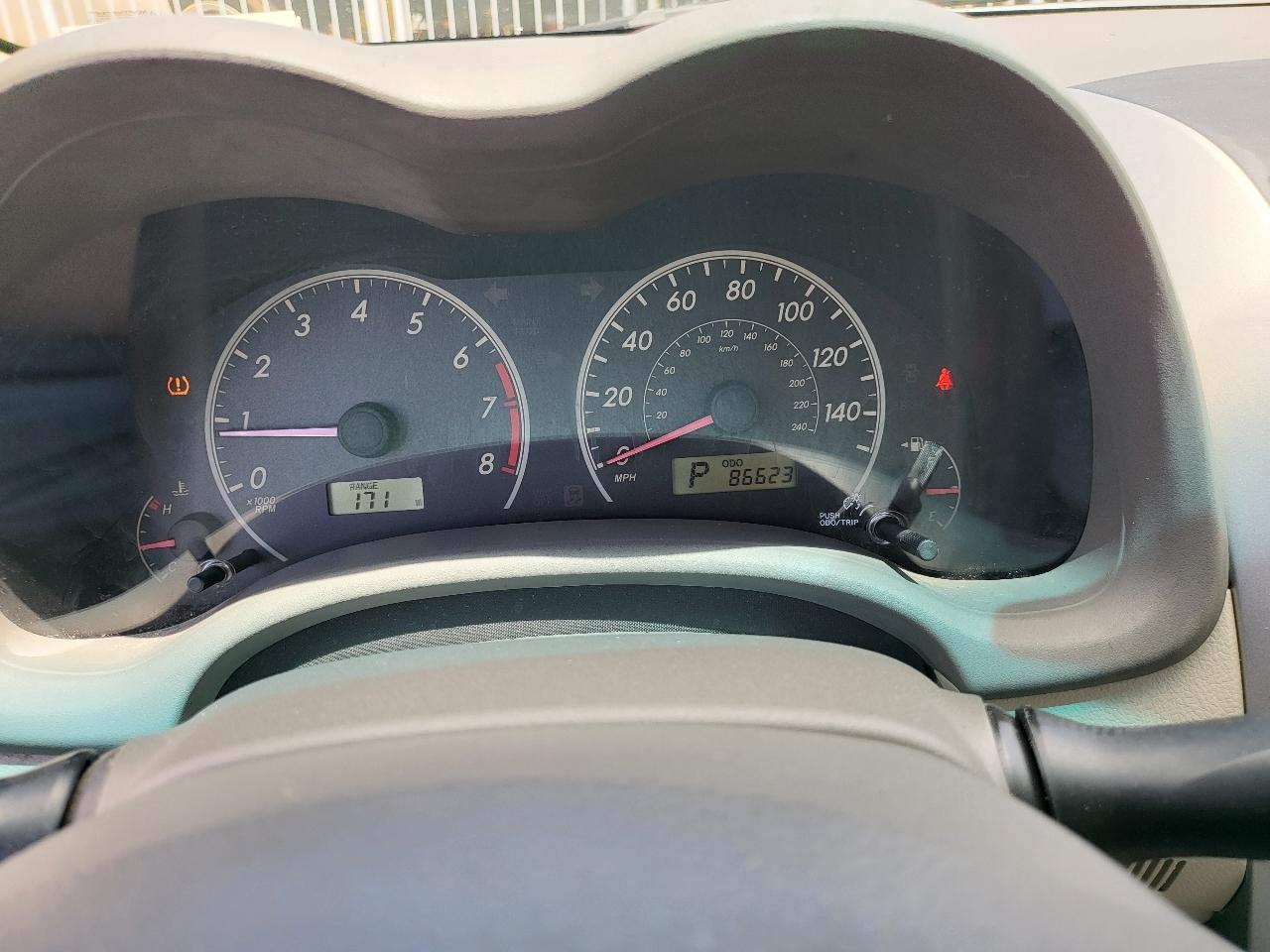 Toyota Corolla 4dr Sdn Man (Natl) 2010
