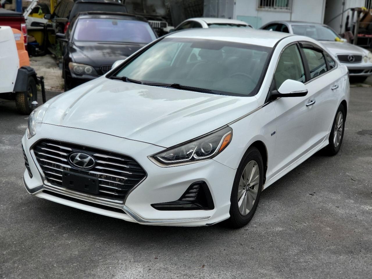 Hyundai Sonata photo 3