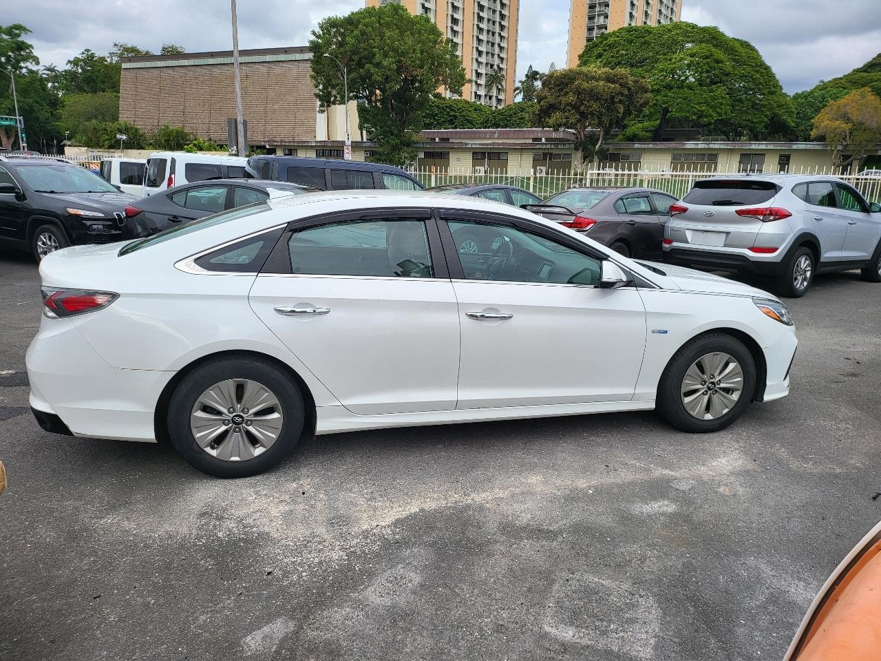 Hyundai Sonata photo 6