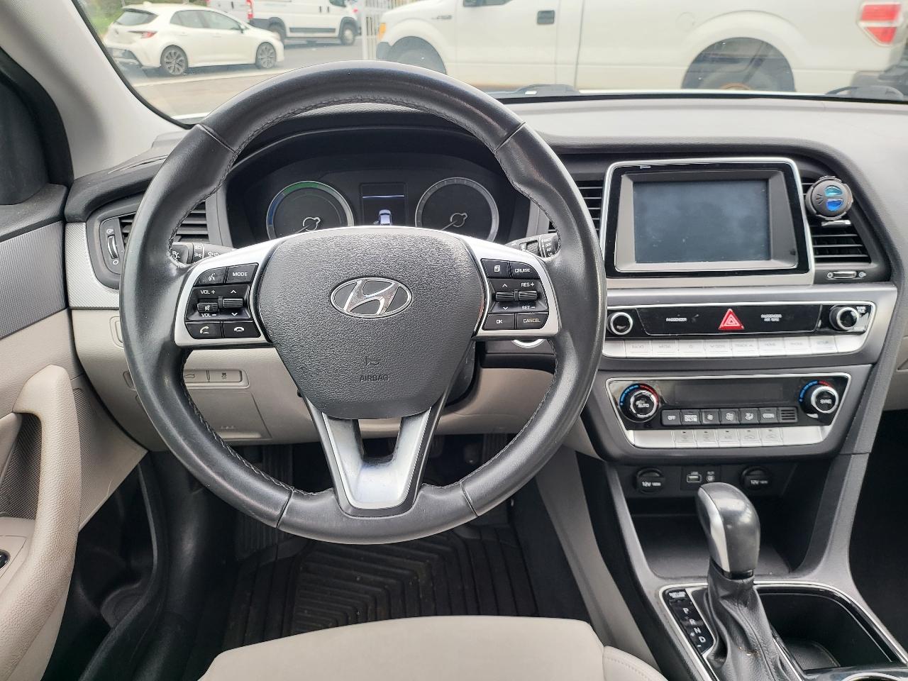 Hyundai Sonata photo 10