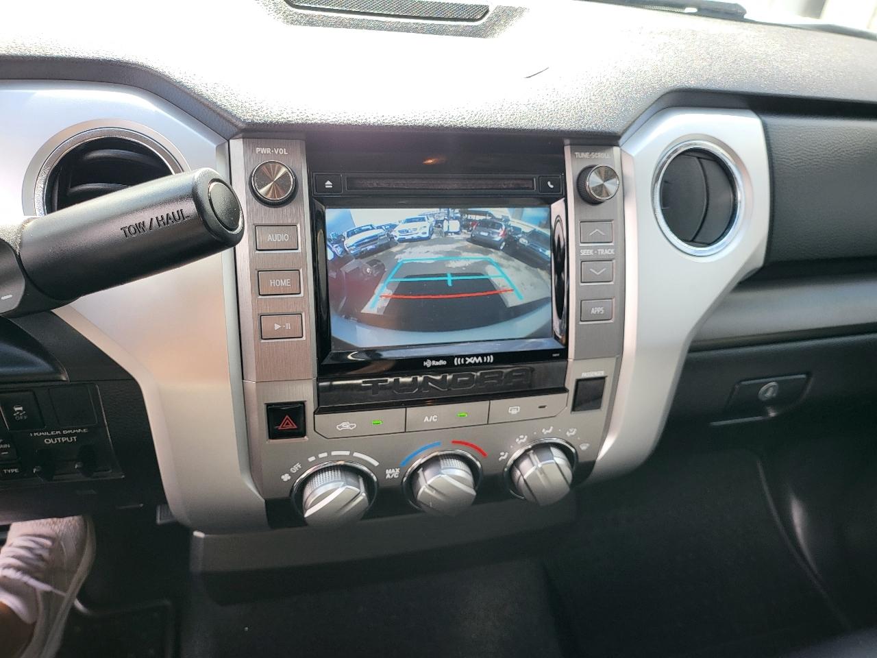 Toyota Tundra 2WD Truck CrewMax 5.7L V8 6-Spd AT SR5 (Natl) 2016