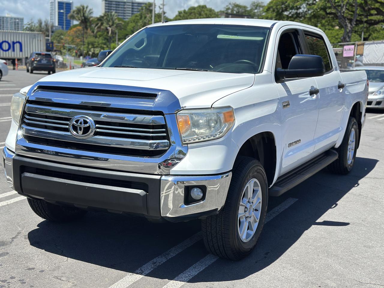 Toyota Tundra photo 2
