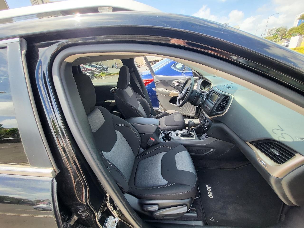 Jeep Cherokee photo 23