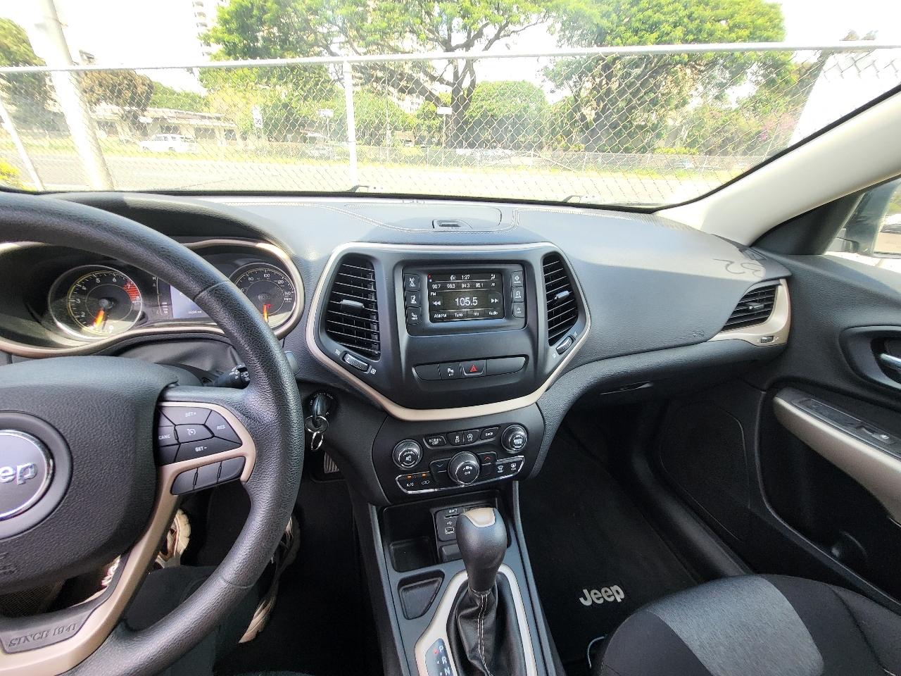 Jeep Cherokee photo 22