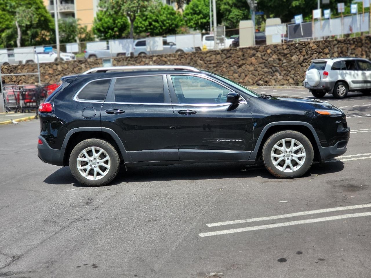 Jeep Cherokee photo 6