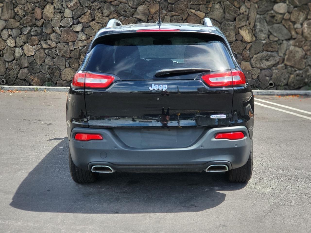 Jeep Cherokee photo 15