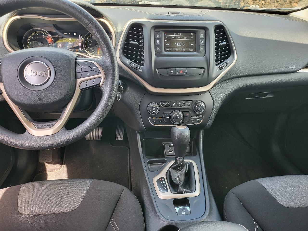 Jeep Cherokee photo 21