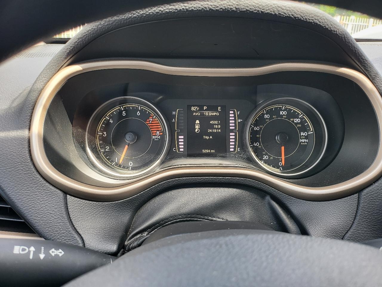 Jeep Cherokee photo 18