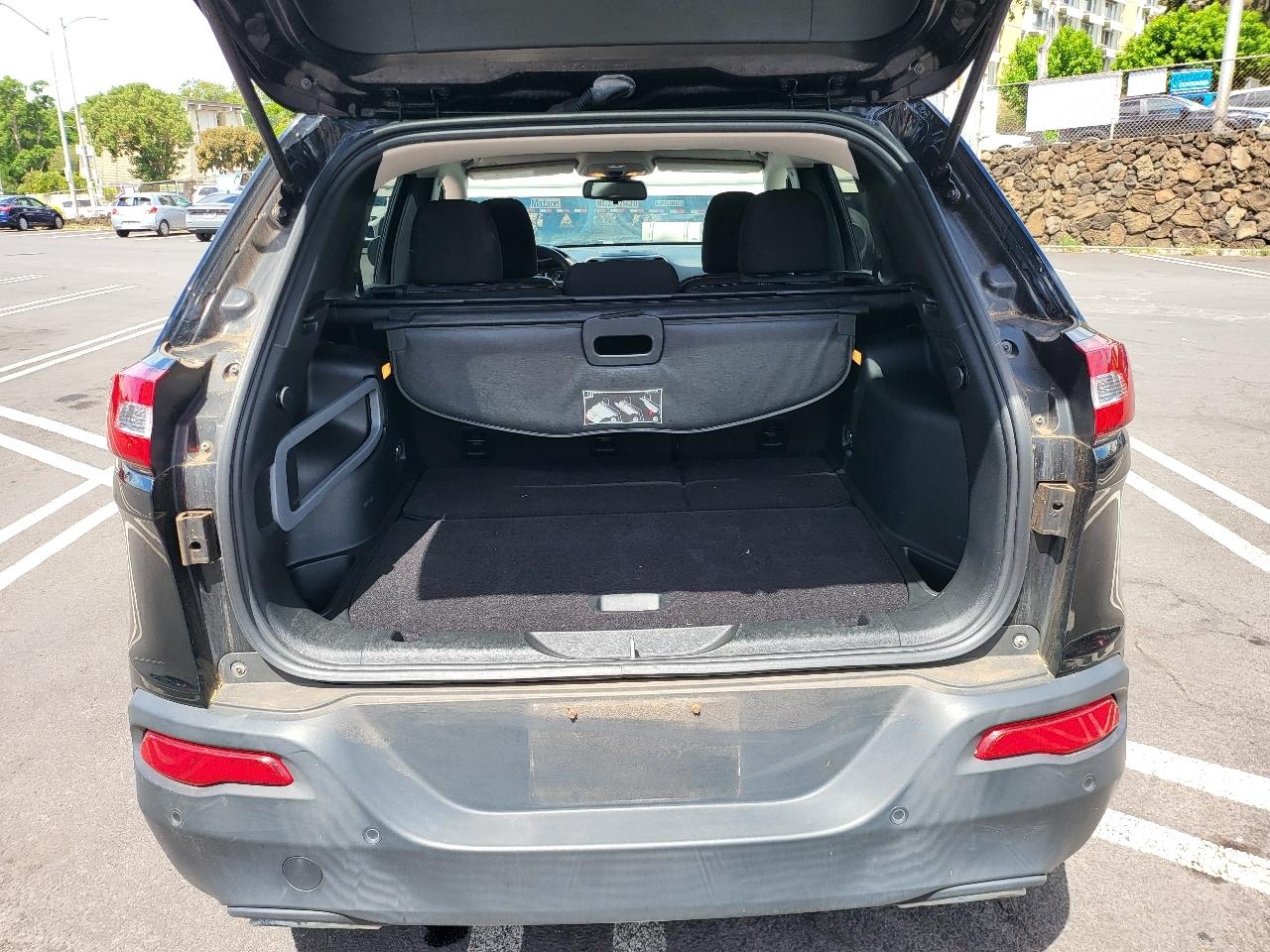 Jeep Cherokee photo 26