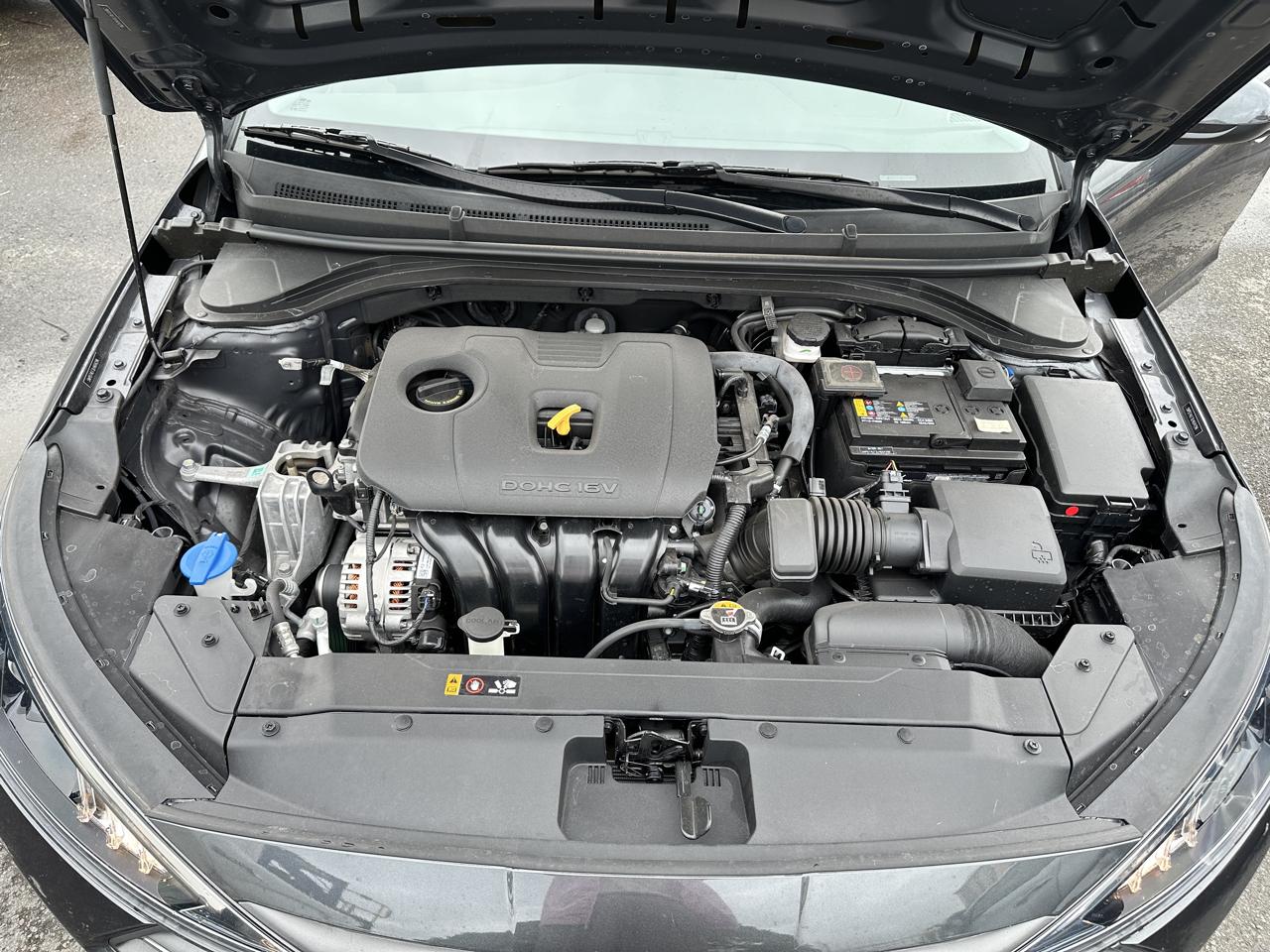 Hyundai Elantra photo 5