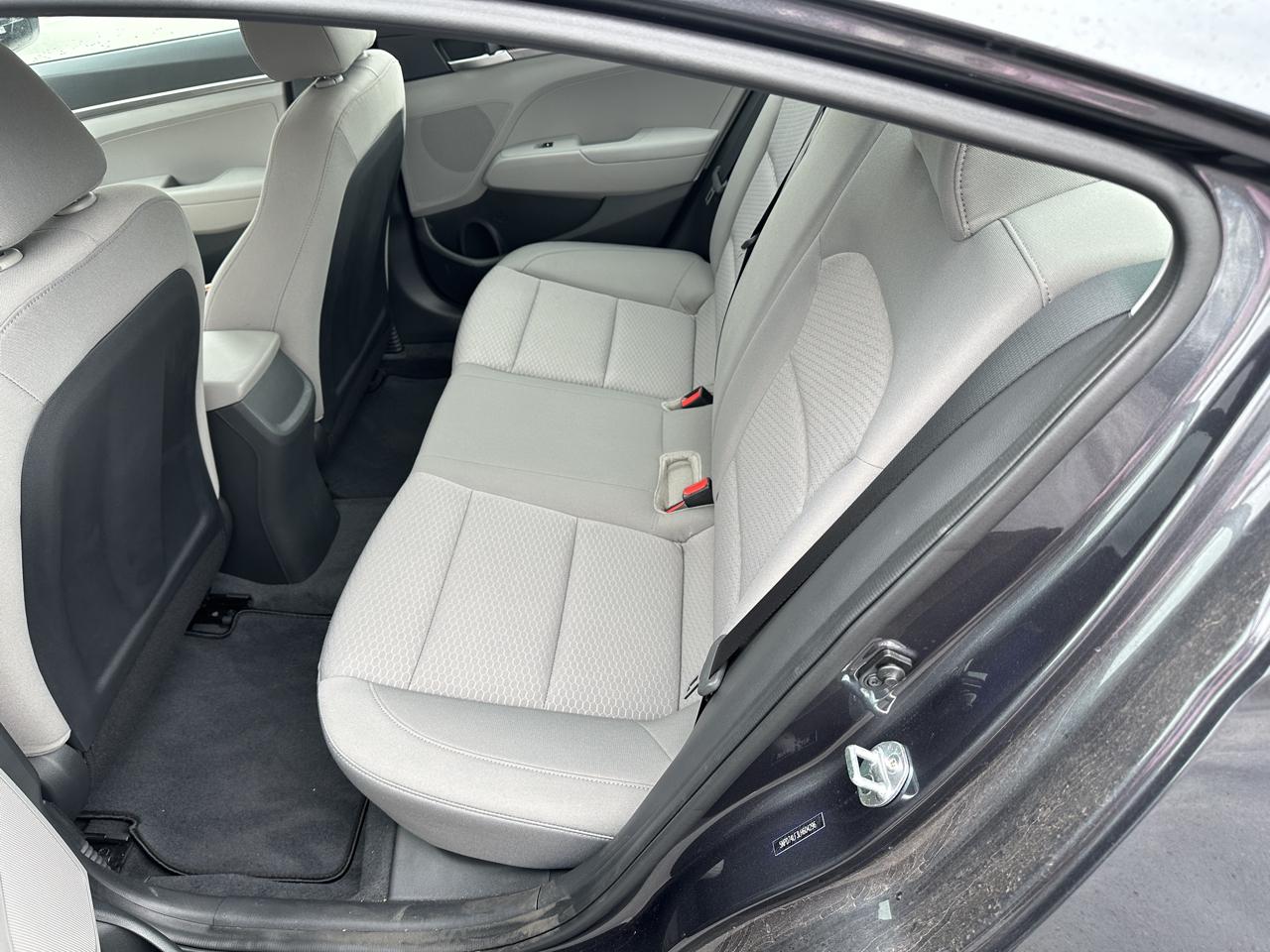 Hyundai Elantra photo 13
