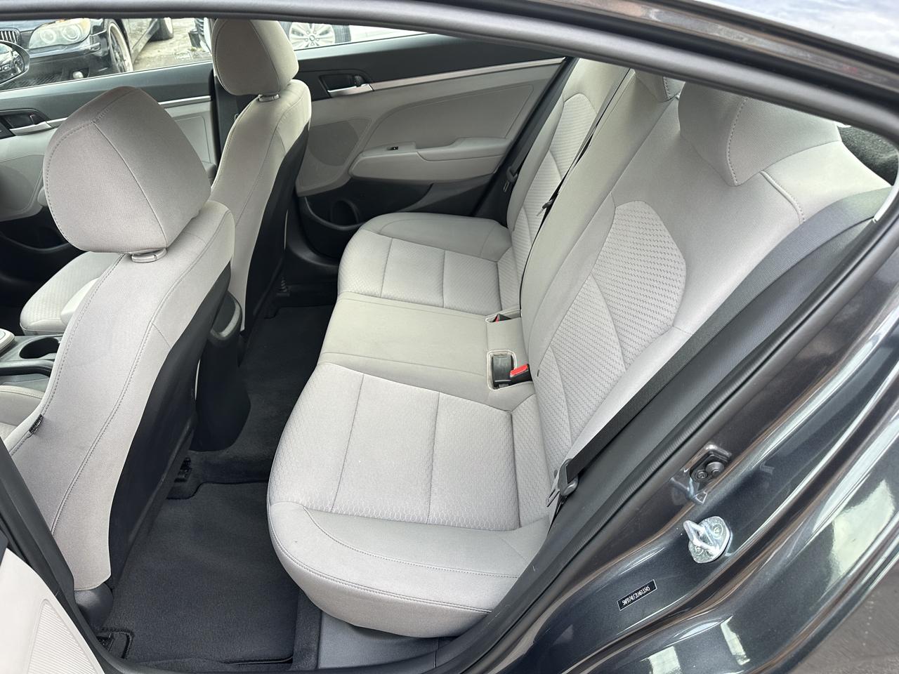 Hyundai Elantra photo 14