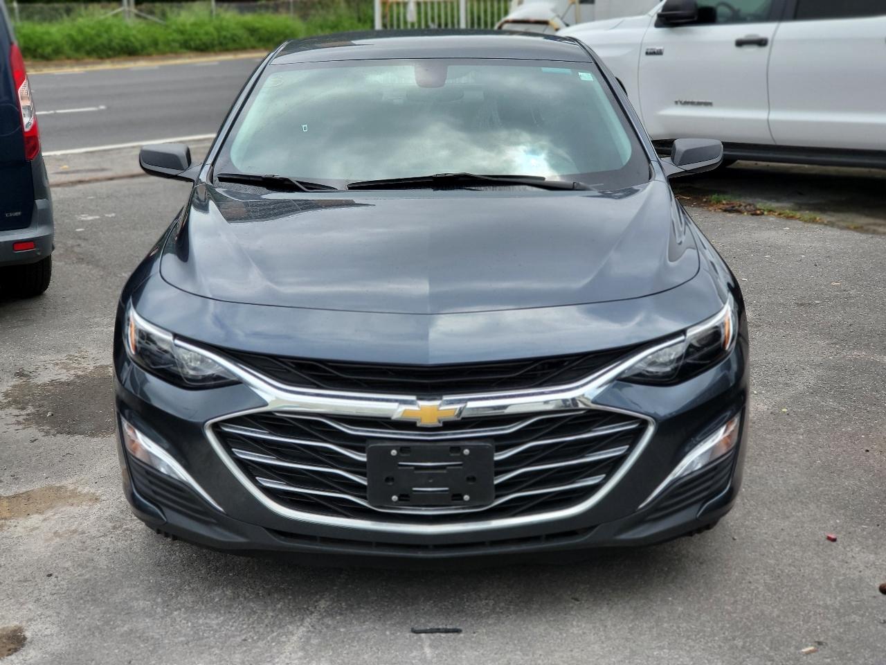 Chevrolet Malibu photo 2