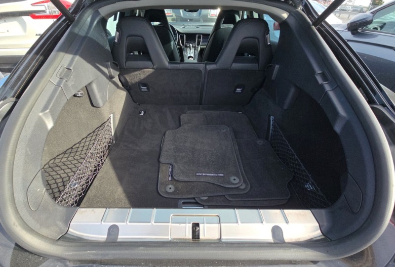 Porsche Panamera 4 2011