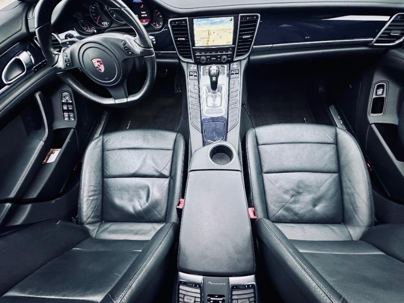 Porsche Panamera 4 2011