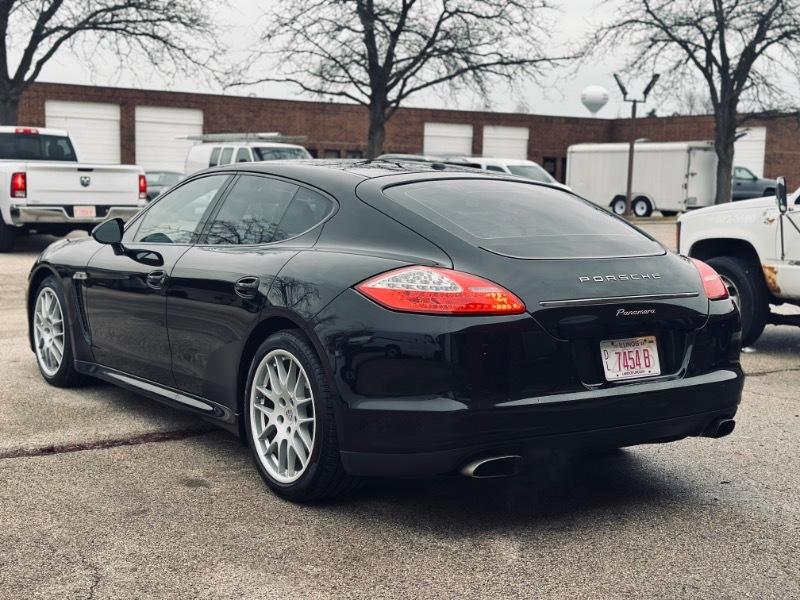 Porsche Panamera 4 2011
