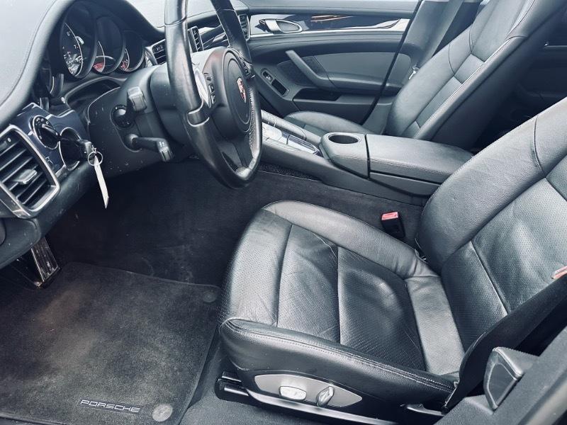 Porsche Panamera 4 2011