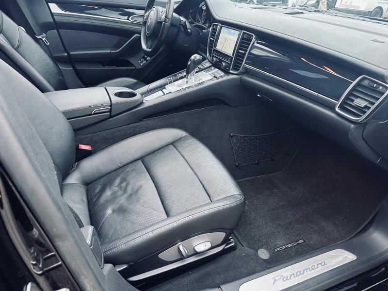 Porsche Panamera 4 2011