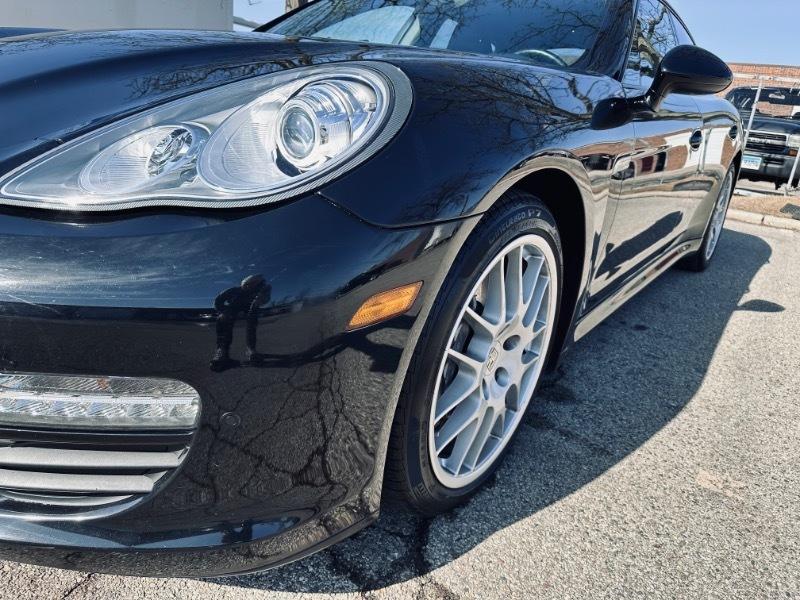 Porsche Panamera 4 2011