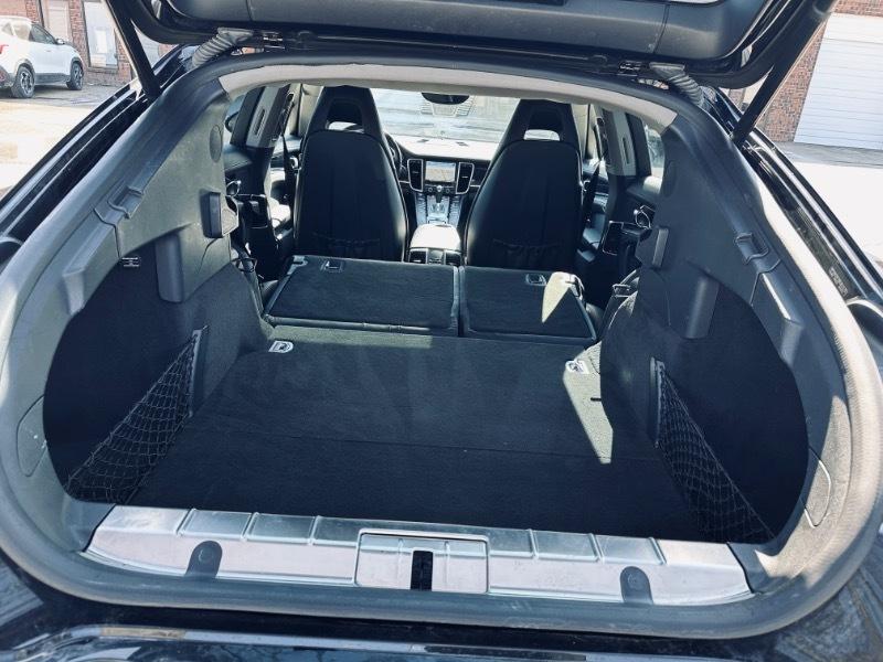 Porsche Panamera 4 2011