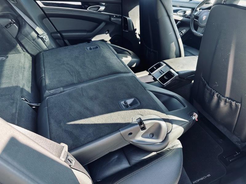 Porsche Panamera 4 2011