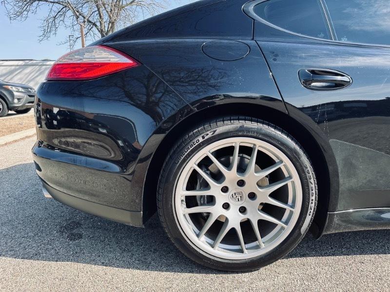 Porsche Panamera 4 2011