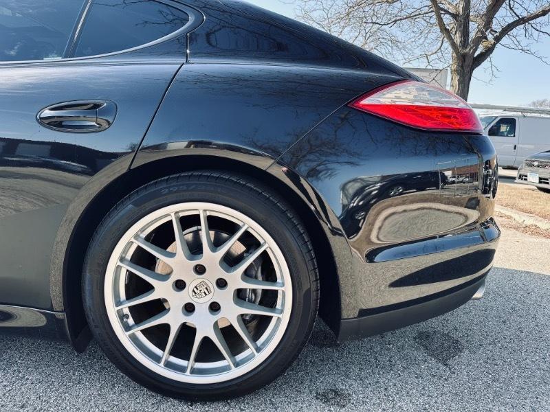 Porsche Panamera 4 2011