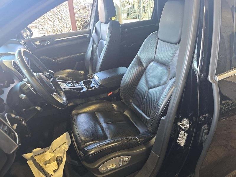 Porsche Cayenne Base 2016