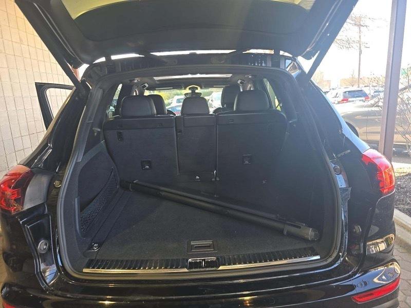 Porsche Cayenne Base 2016