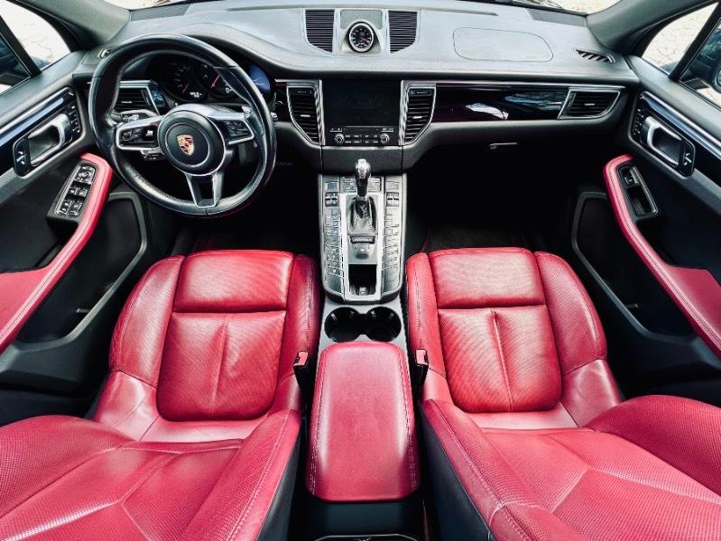 Porsche Macan  2018