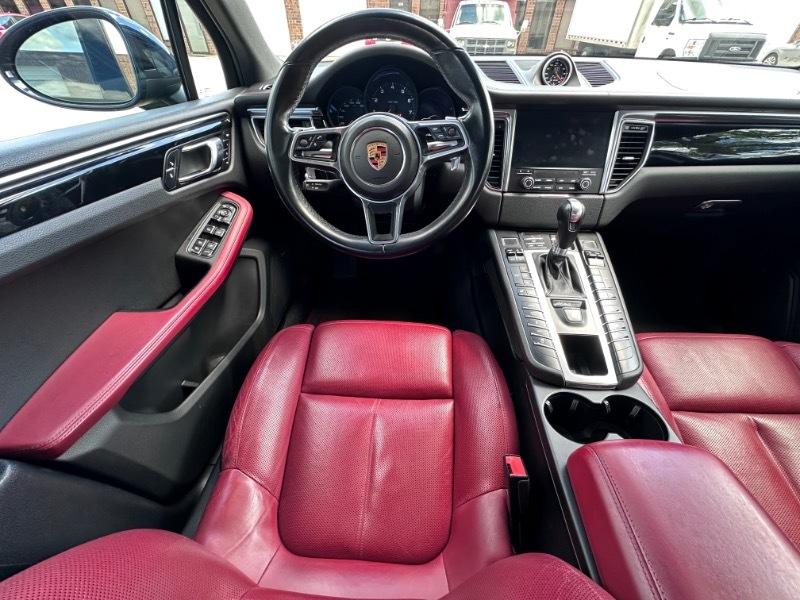 Porsche Macan  2018