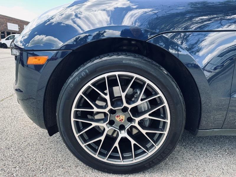 Porsche Macan  2018