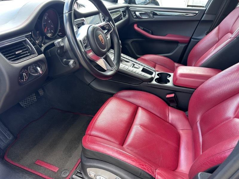 Porsche Macan  2018