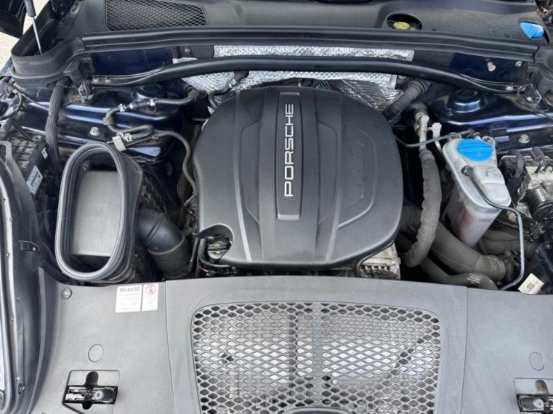 Porsche Macan  2018