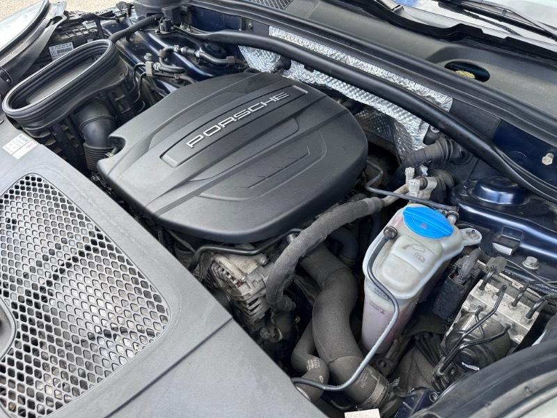 Porsche Macan  2018