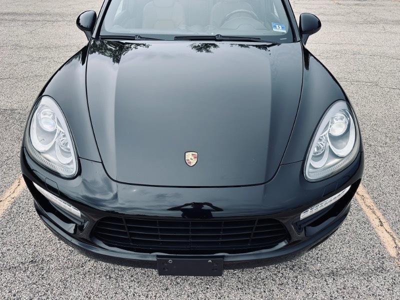 Porsche Cayenne Turbo 2011