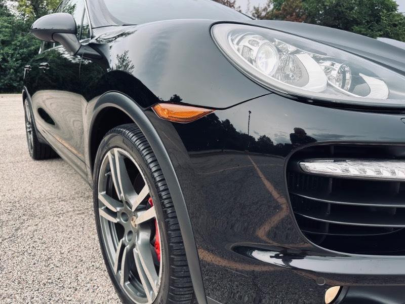 Porsche Cayenne Turbo 2011