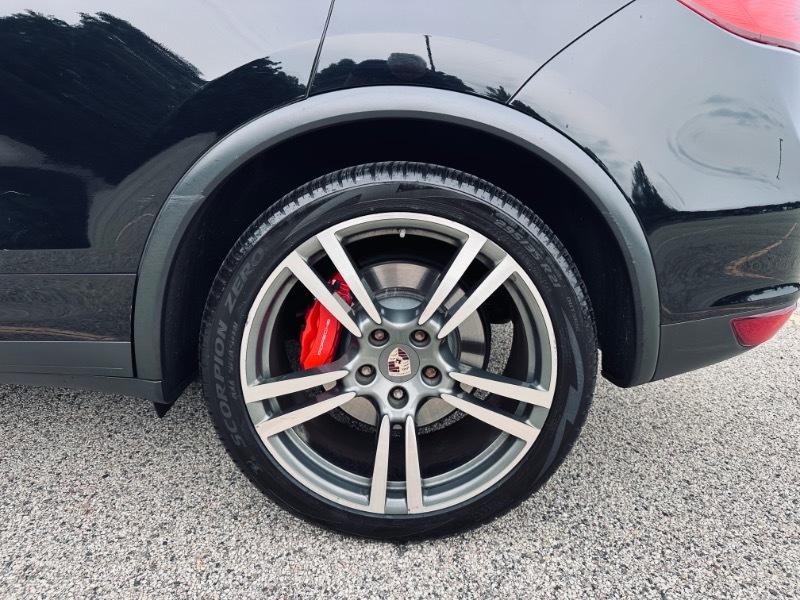 Porsche Cayenne Turbo 2011