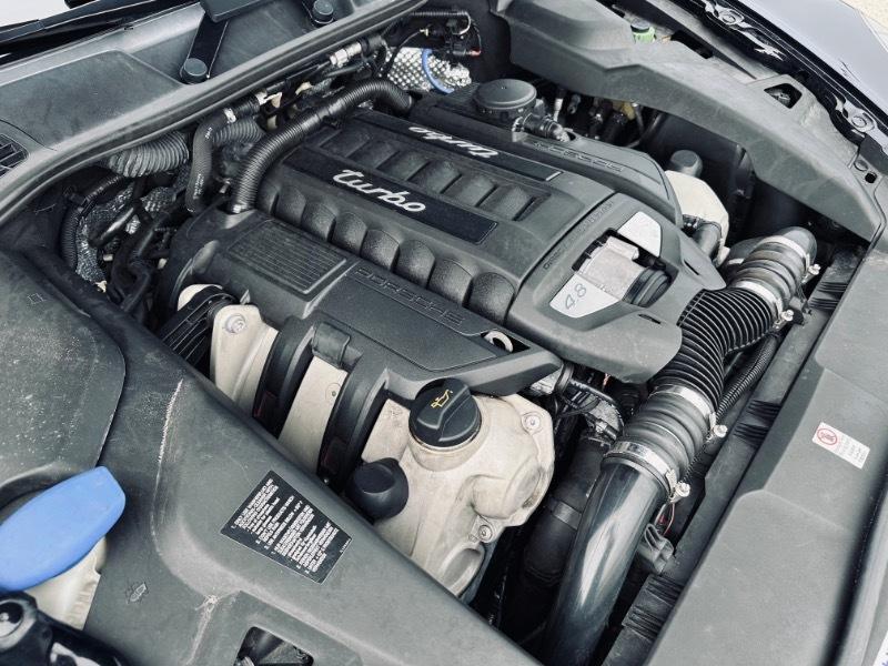 Porsche Cayenne Turbo 2011