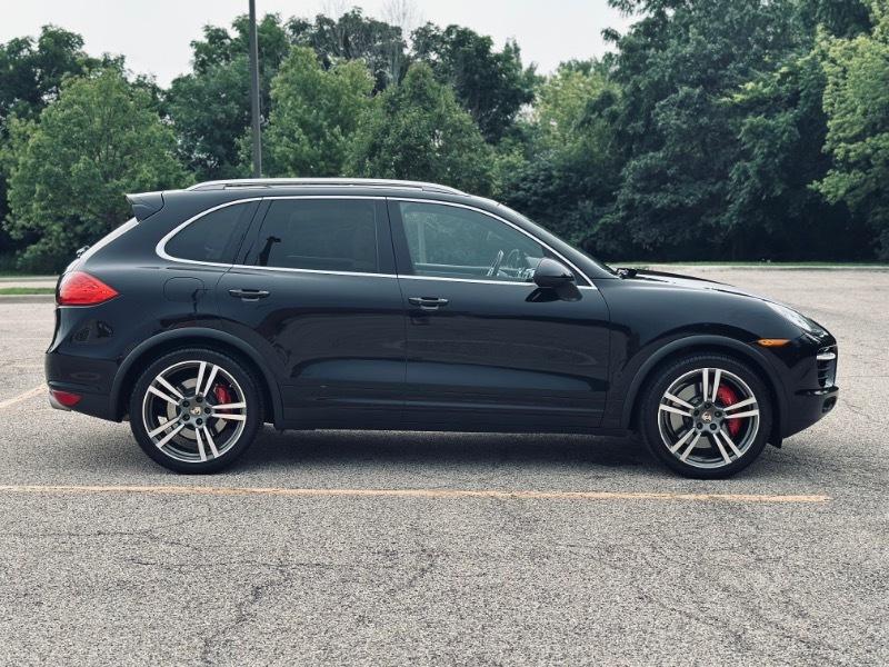 Porsche Cayenne Turbo 2011